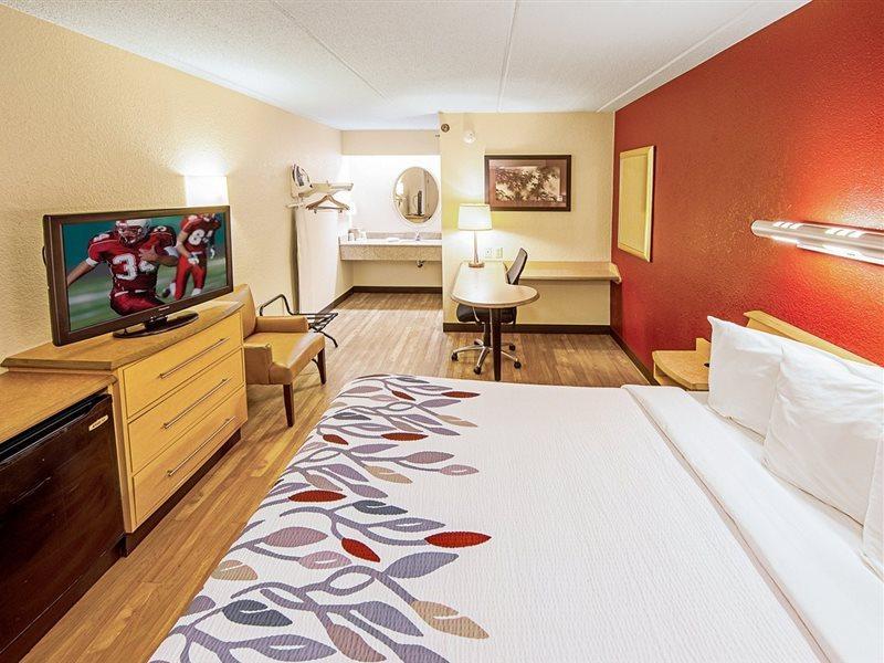Red Roof Motel